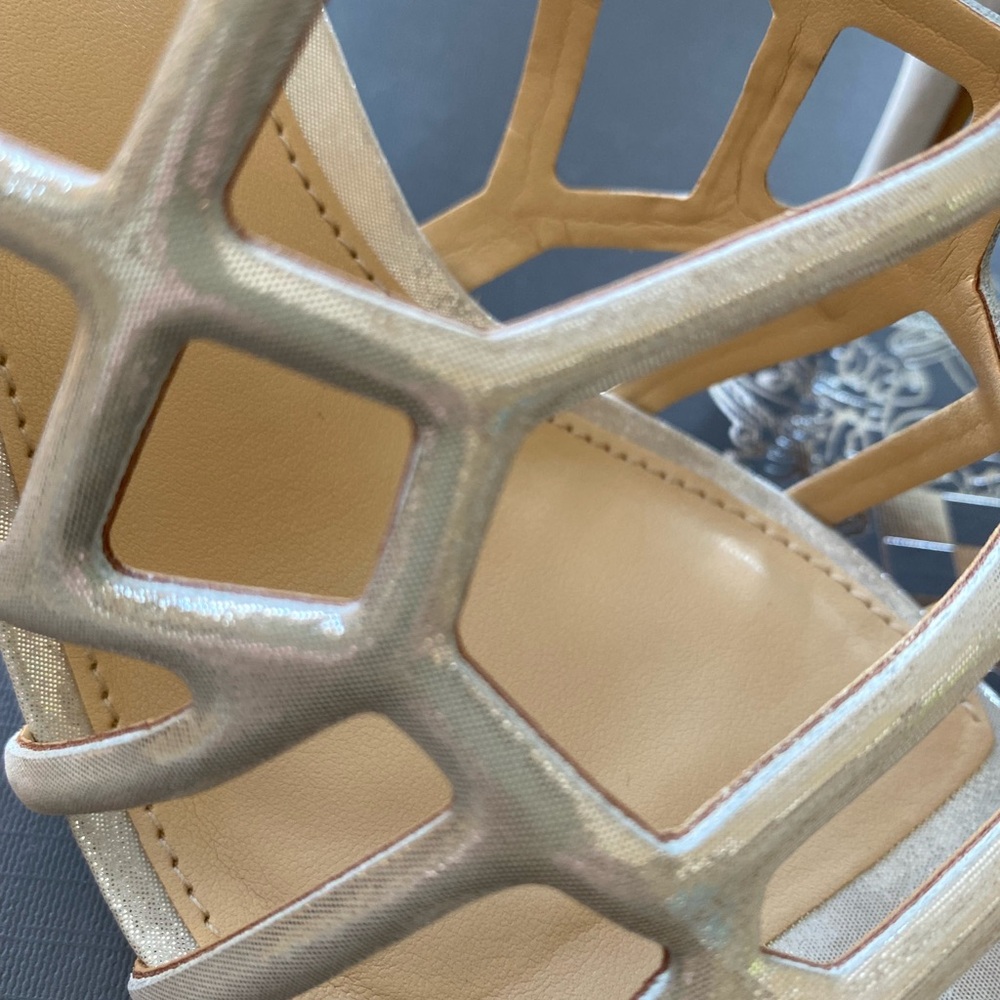 Vince Camuto strappy shoe - Picture 4 of 10